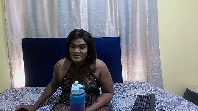 Snapshot of KinkyTrans23 chatting on September 19, 2025, 9:32 am KinkyTrans23 online show from September 19, 2025, 9:32 am