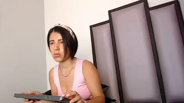 Lucy-23 online show from November 12, 2025, 4:13 am