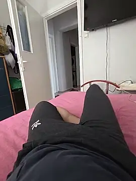 horny-dronah online show from June 5, 2026, 11:16 am