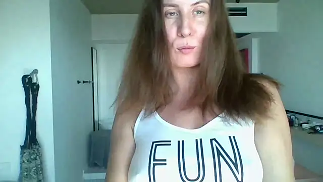 Snapshot of ALICAINWONDERLAND chatting on September 14, 2025, 9:52 am ALICAINWONDERLAND online show from September 14, 2025, 9:52 am