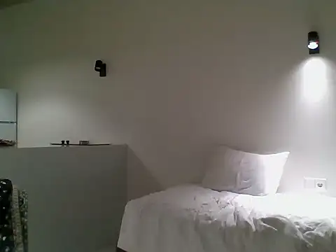 Snapshot of ALICAINWONDERLAND chatting on October 9, 2025, 3:43 pm ALICAINWONDERLAND online show from October 9, 2025, 3:43 pm