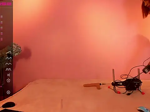 Solecito TransHott online show from September 24, 2025, 8:01 pm