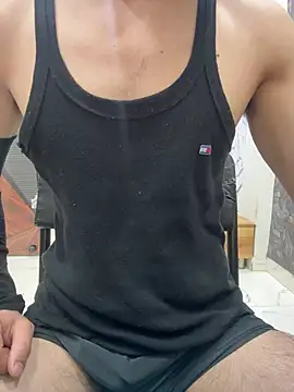 coupleyug online show from June 4, 2026, 10:21 am