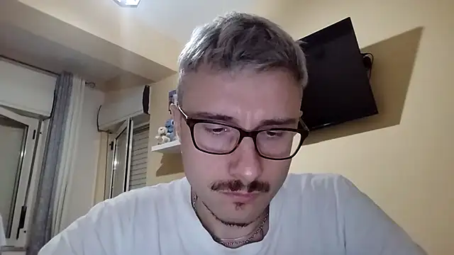 Snapshot of ilovechub112 chatting on September 13, 2025, 7:13 pm ilovechub112 online show from September 13, 2025, 7:13 pm