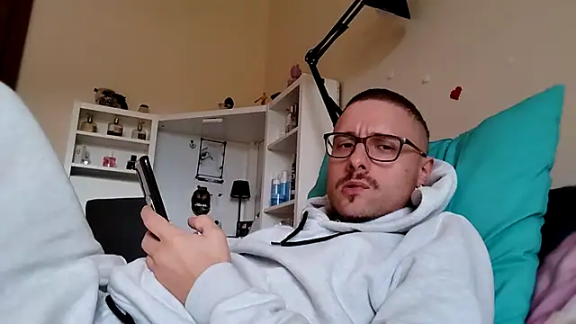 Snapshot of ilovechub112 chatting on October 7, 2025, 12:57 pm ilovechub112 online show from October 7, 2025, 12:57 pm