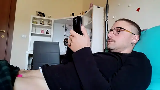 Snapshot of ilovechub112 chatting on October 13, 2025, 11:21 am ilovechub112 online show from October 13, 2025, 11:21 am