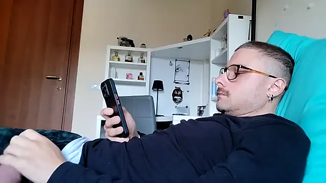 Snapshot of ilovechub112 chatting on October 14, 2025, 1:01 pm ilovechub112 online show from October 14, 2025, 1:01 pm