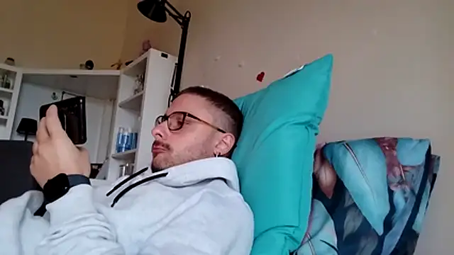 Snapshot of ilovechub112 chatting on October 17, 2025, 2:30 pm ilovechub112 online show from October 17, 2025, 2:30 pm