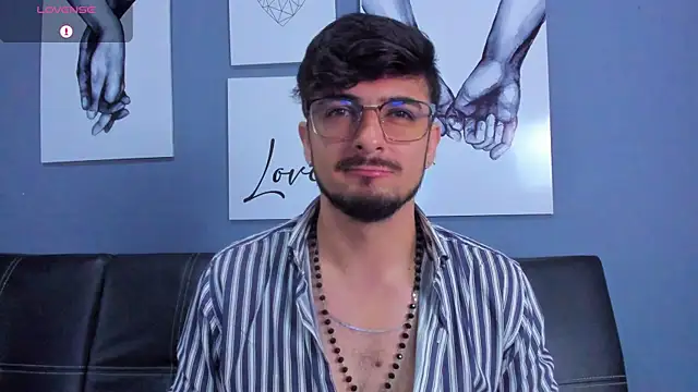 AaronFuentes7 online show from September 10, 2025, 5:46 pm