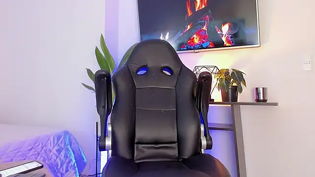 devoncollins77 online show from October 10, 2025, 11:15 pm