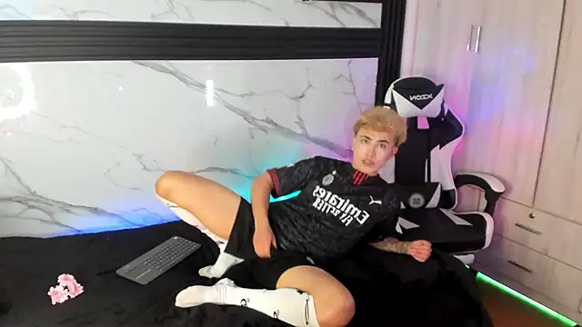 Snapshot of Saimonvela chatting on November 5, 2025, 1:38 am Saimonvela online show from November 5, 2025, 1:38 am