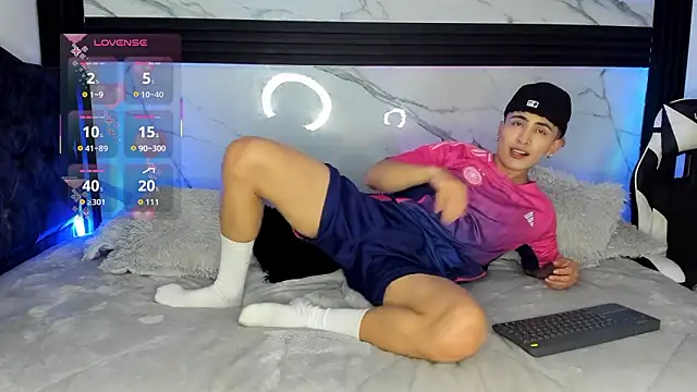 Snapshot of Saimonvela chatting on March 8, 2026, 8:29 am Saimonvela online show from March 8, 2026, 8:29 am