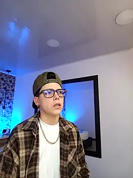 SpencerMontgomery online show from October 25, 2025, 7:19 pm