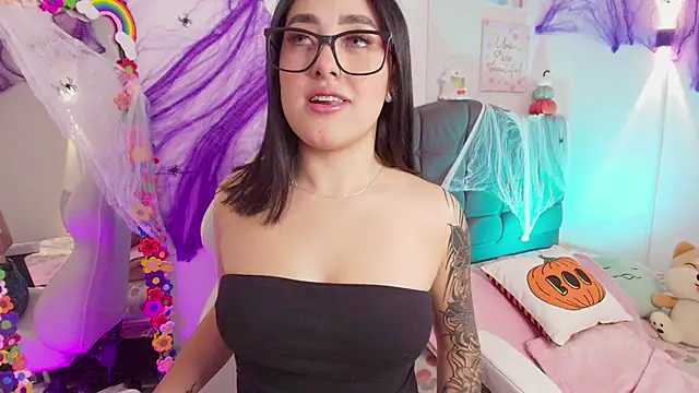 Snapshot of justonecute chatting on October 5, 2025, 11:24 pm justonecute online show from October 5, 2025, 11:24 pm