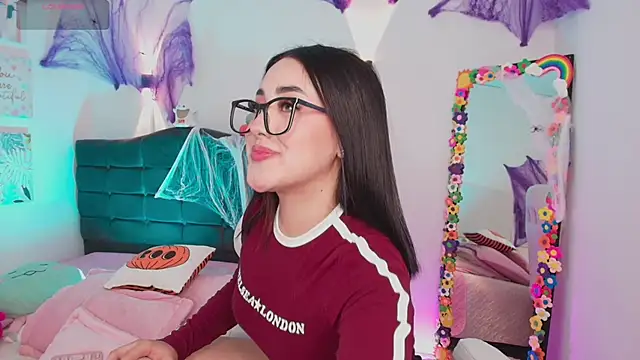 Snapshot of justonecute chatting on October 17, 2025, 10:56 pm justonecute online show from October 17, 2025, 10:56 pm