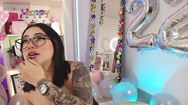 justonecute online show from May 8, 2026, 3:01 am
