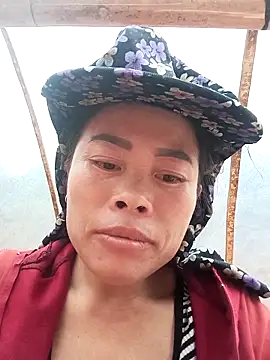 CoMay003 online show from September 25, 2025, 1:53 am