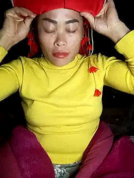 CoMay003 online show from November 11, 2025, 9:15 pm