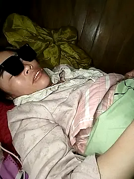 CoMay003 online show from May 2, 2026, 5:51 pm
