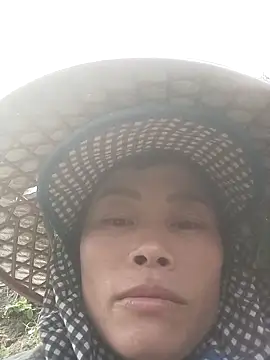 CoMay003 online show from May 7, 2026, 7:03 am
