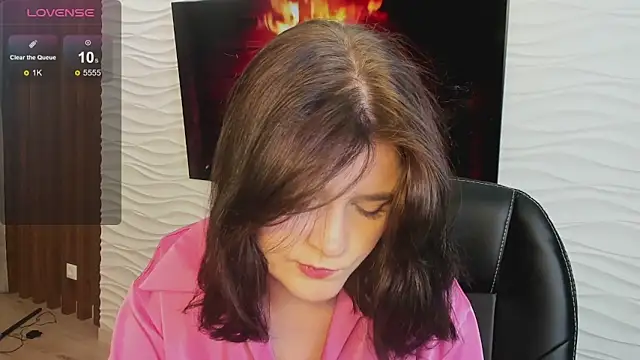 MoriGirl online show from September 10, 2025, 1:00 pm