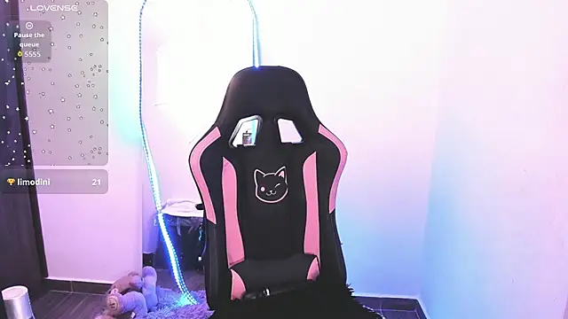 samiacooper25 online show from October 21, 2025, 11:00 am