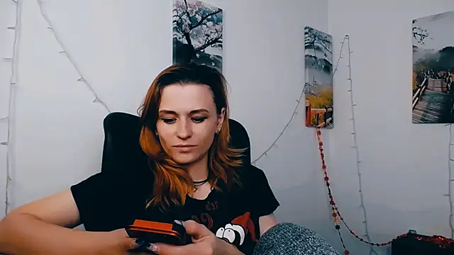 PeppyMia online show from May 10, 2026, 5:23 am
