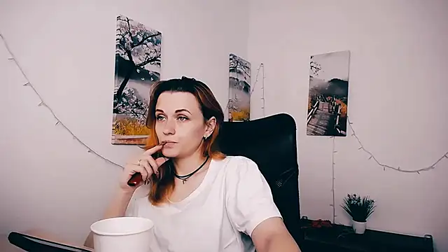 PeppyMia online show from May 19, 2026, 6:42 am