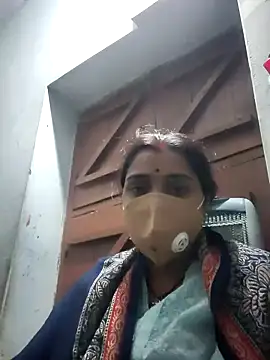 Snapshot of SHABNAM_G chatting on December 18, 2025, 11:00 pm SHABNAM G online show from December 18, 2025, 11:00 pm