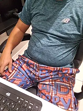 Carloskasado online show from November 12, 2025, 10:41 pm