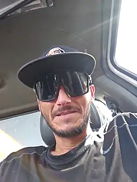 Romance32 online show from October 8, 2025, 6:38 pm