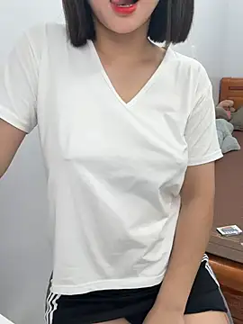 Snapshot of Voyerra_g chatting on July 8, 2026, 12:26 am Voyerra g online show from July 8, 2026, 12:26 am