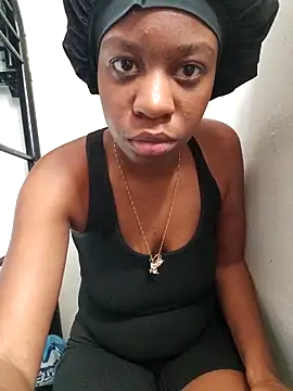 Snapshot of _she_was_a_fairy chatting on October 16, 2025, 2:18 pm she was a fairy online show from October 16, 2025, 2:18 pm