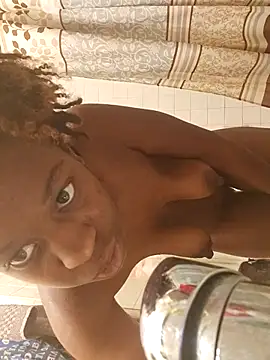 Snapshot of _she_was_a_fairy chatting on October 24, 2025, 11:12 pm she was a fairy online show from October 24, 2025, 11:12 pm