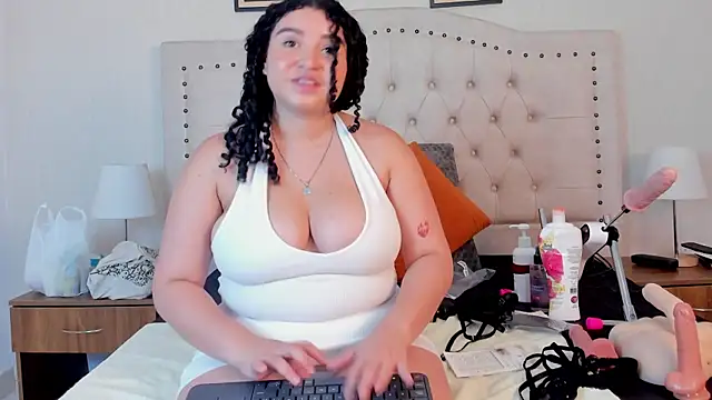 cristhi esterling online show from October 27, 2025, 12:31 pm