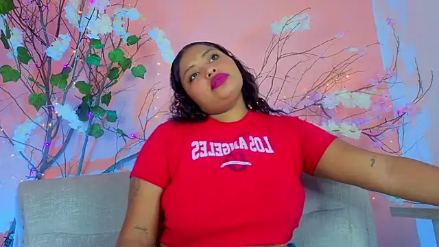 Snapshot of Cristal_hott1 chatting on February 19, 2026, 6:37 pm Cristal hott1 online show from February 19, 2026, 6:37 pm