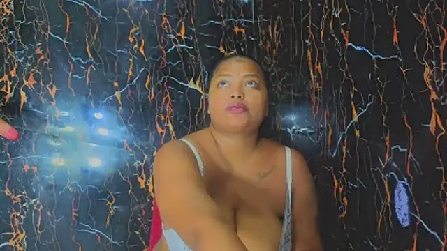 Snapshot of Cristal_hott1 chatting on March 20, 2026, 12:43 pm Cristal hott1 online show from March 20, 2026, 12:43 pm