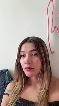 Lovejuana  online show from November 25, 2025, 1:55 pm