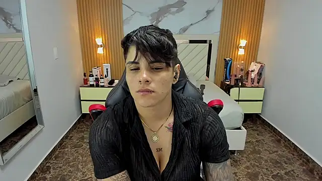 KAROLLJONES1 online show from October 16, 2025, 7:37 pm