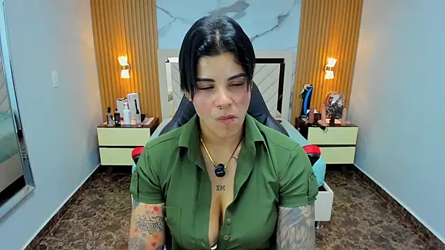 KAROLLJONES1 online show from January 10, 2026, 7:26 pm