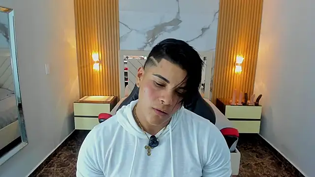 KAROLLJONES1 online show from May 25, 2026, 7:31 pm