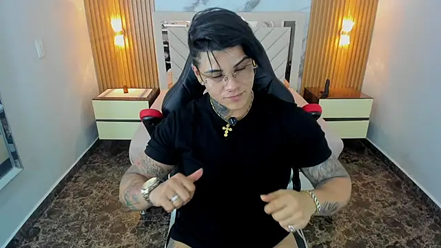 KAROLLJONES1 online show from June 11, 2026, 12:32 am