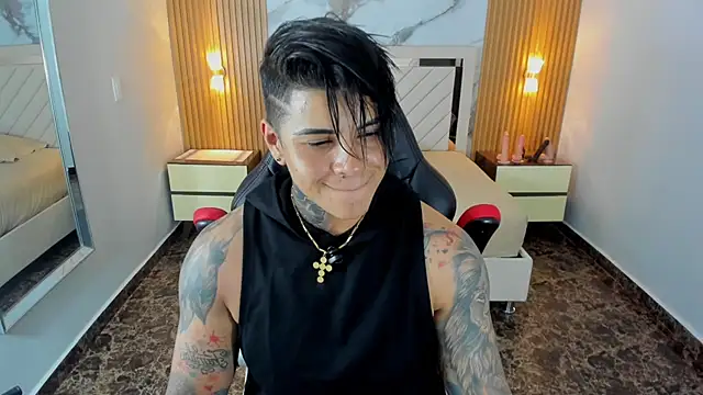 KAROLLJONES1 online show from June 25, 2026, 7:29 pm