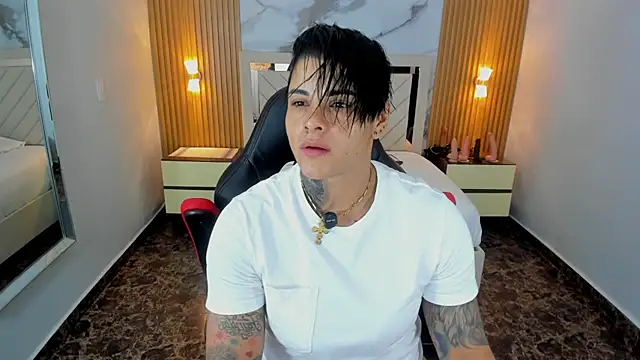 KAROLLJONES1 online show from July 3, 2026, 12:22 pm