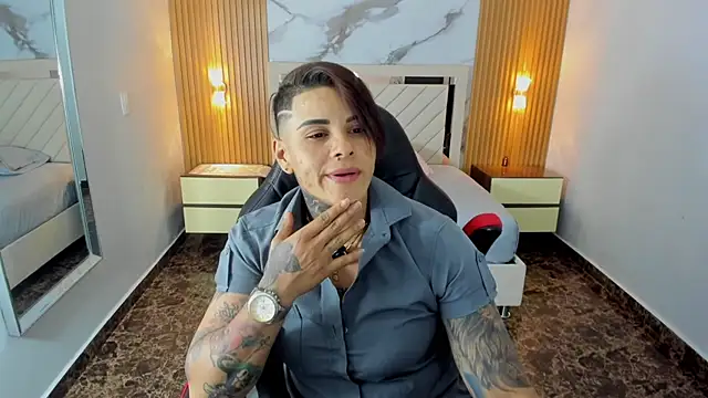 KAROLLJONES1 online show from July 23, 2026, 7:23 pm