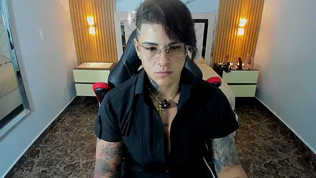 KAROLLJONES1 online show from July 25, 2026, 12:47 pm