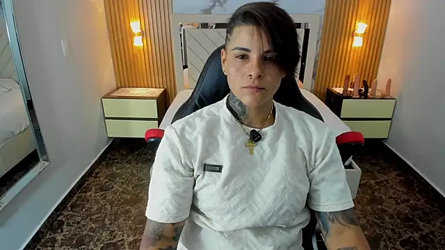 KAROLLJONES1 online show from July 28, 2026, 7:26 pm
