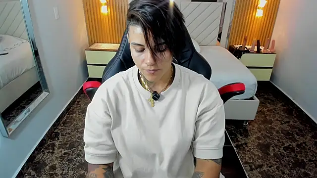 KAROLLJONES1 online show from July 29, 2026, 7:12 pm