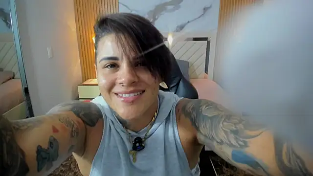 KAROLLJONES1 online show from August 5, 2026, 7:17 pm