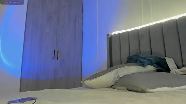 Ice Princess  online show from October 29, 2025, 1:13 pm